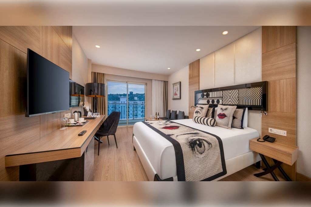 rooms-family-room-sea-side-view