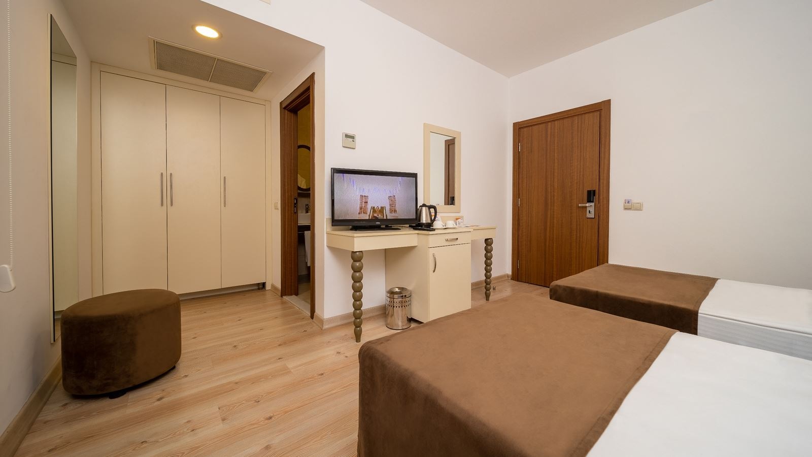 rooms-annex-budget-room-roh