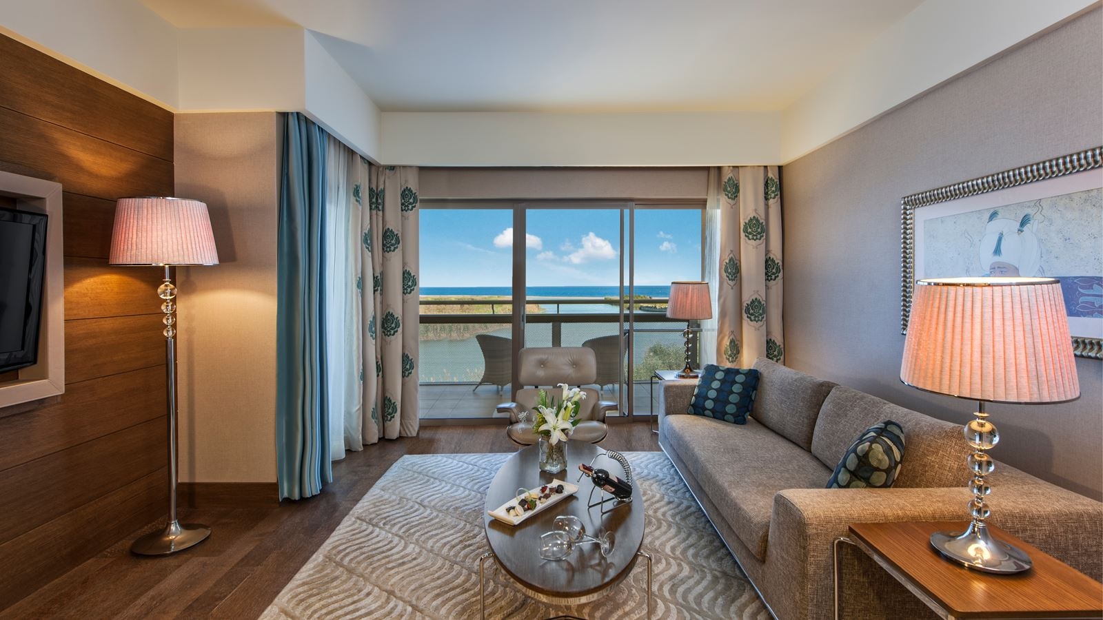 rooms-corner-suite-pool-access-sea-view