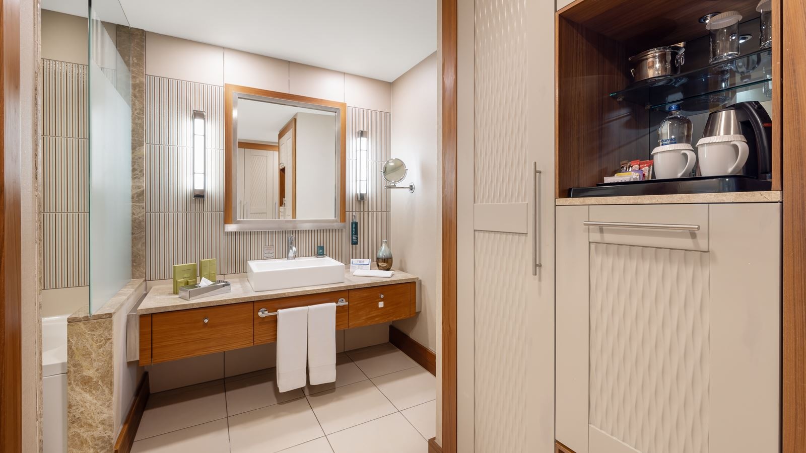 rooms-guest-room-sea-view