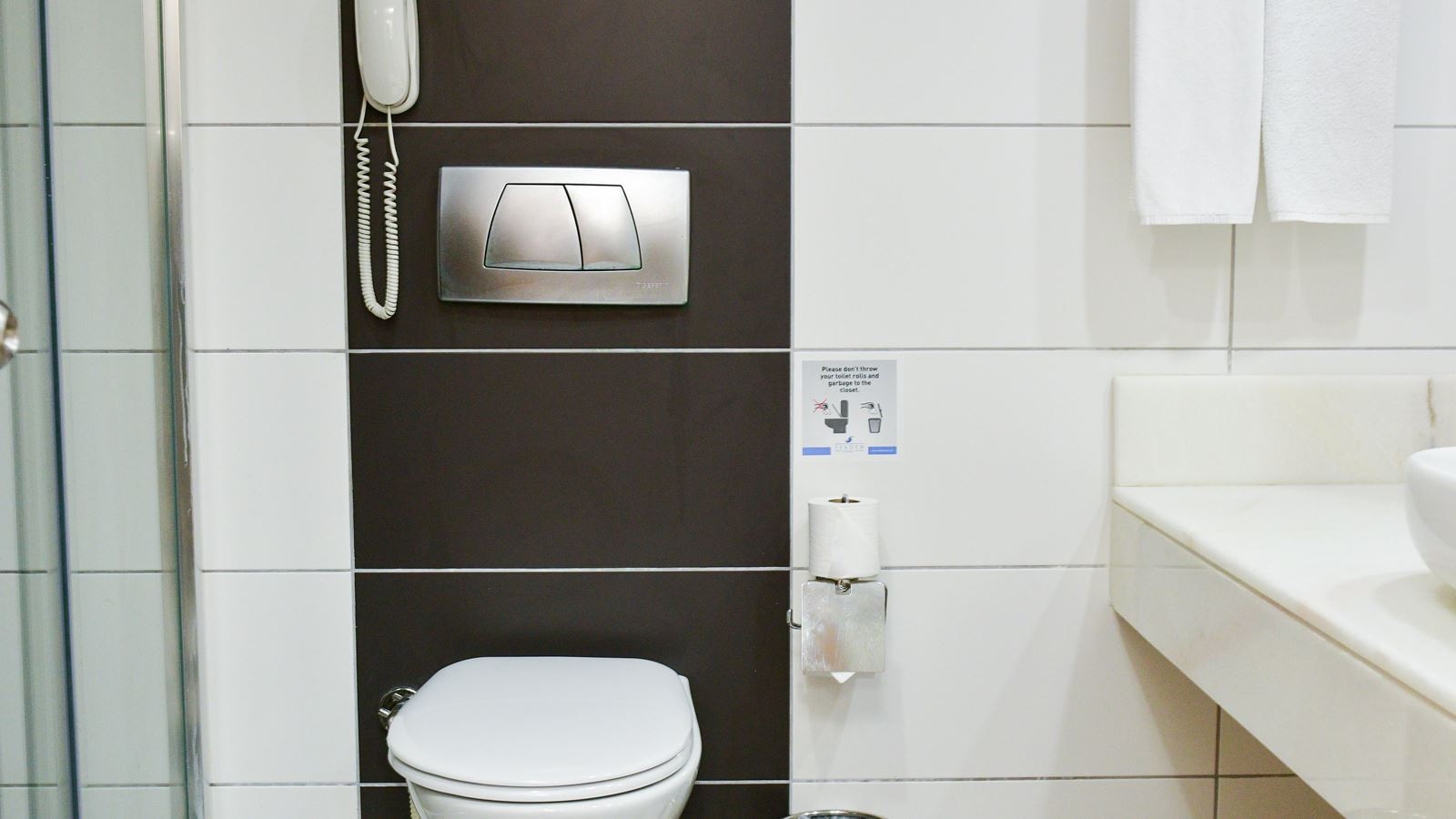 rooms-big-family-land-view-room