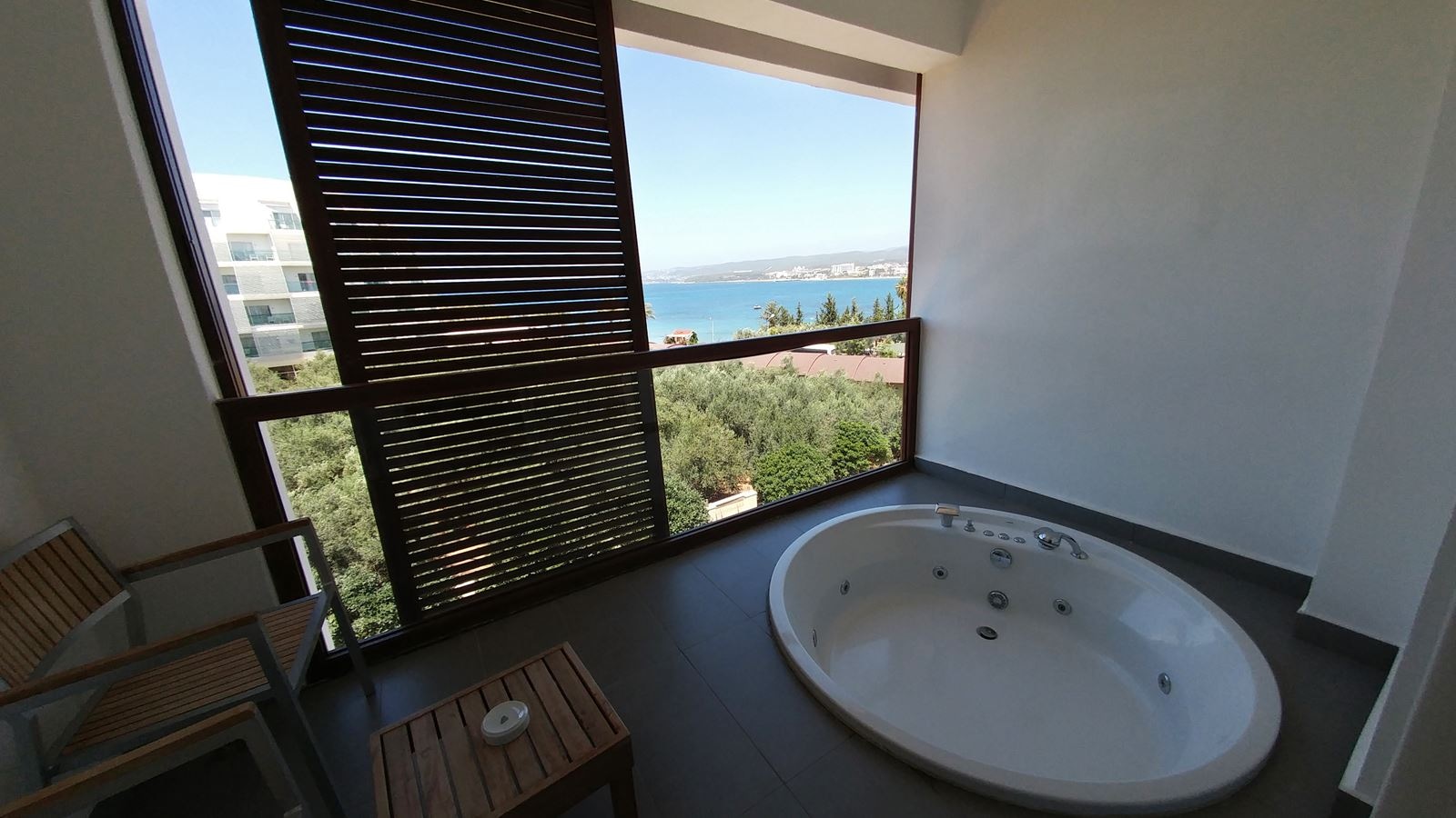 rooms-superior-standard-with-jakuzzi