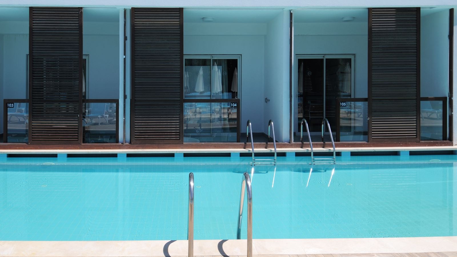 rooms-swim-up-roomonly-adult-+16-years