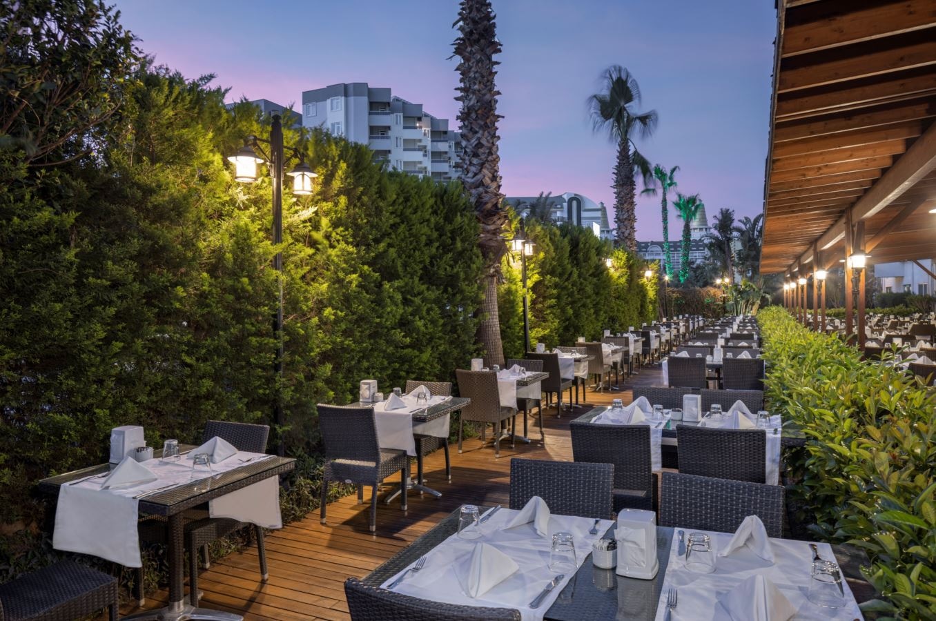 restaurants-delizia-main-restaurant