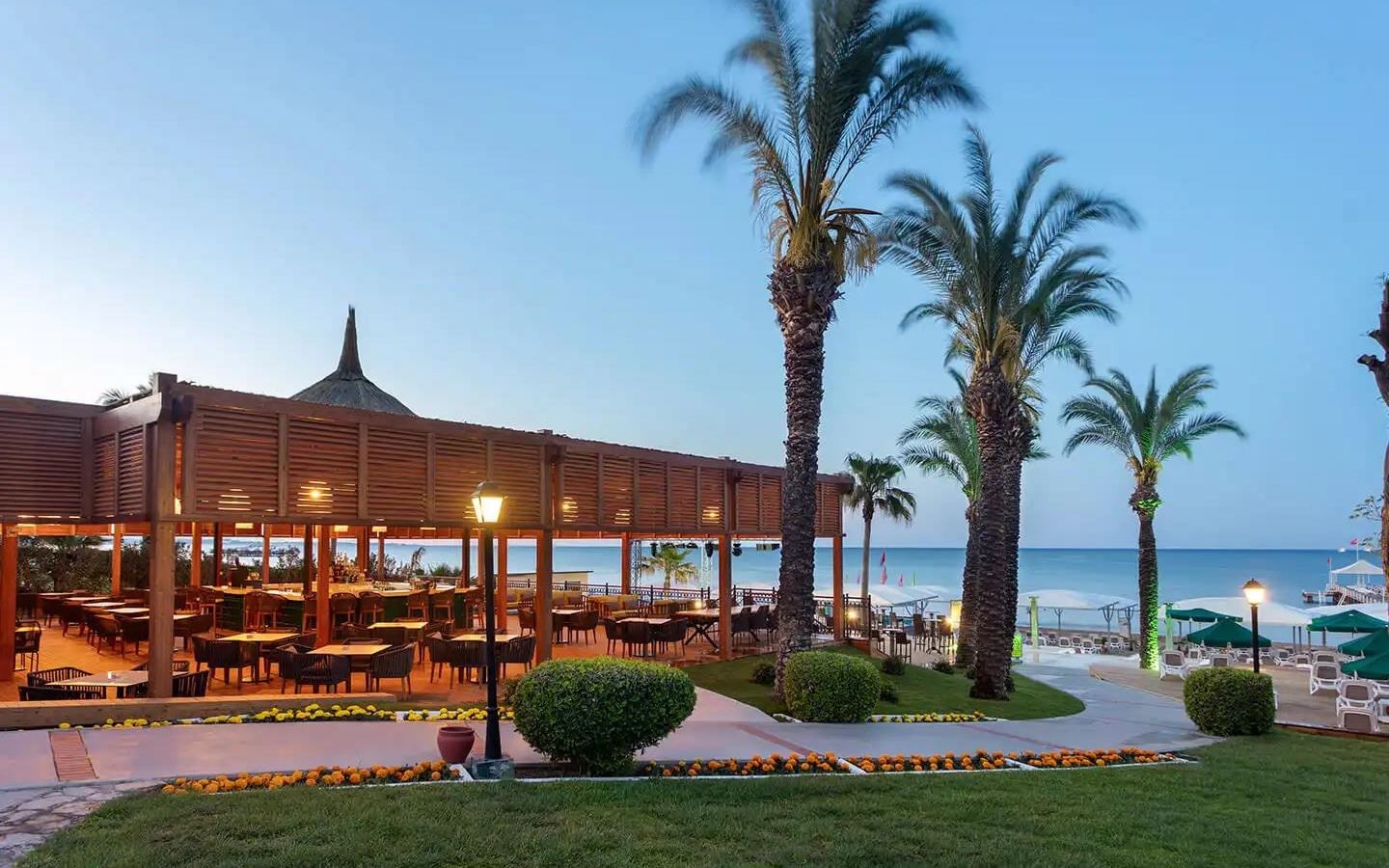 bars-dobedan-beach-bar