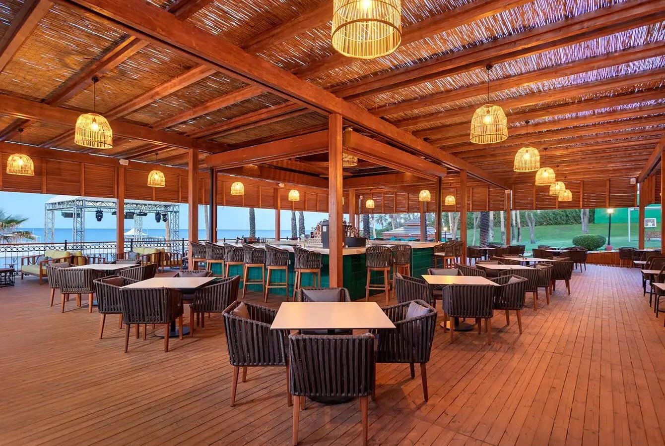 bars-dobedan-beach-bar