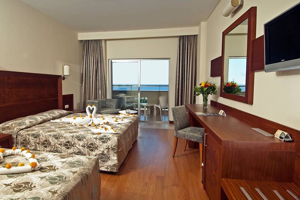 rooms-large-standard-room