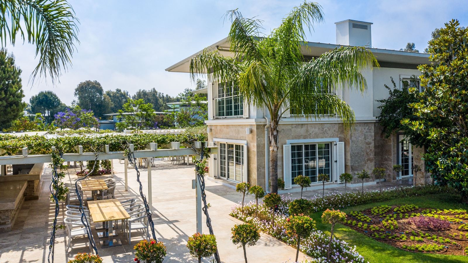 restaurants-azure-restaurant