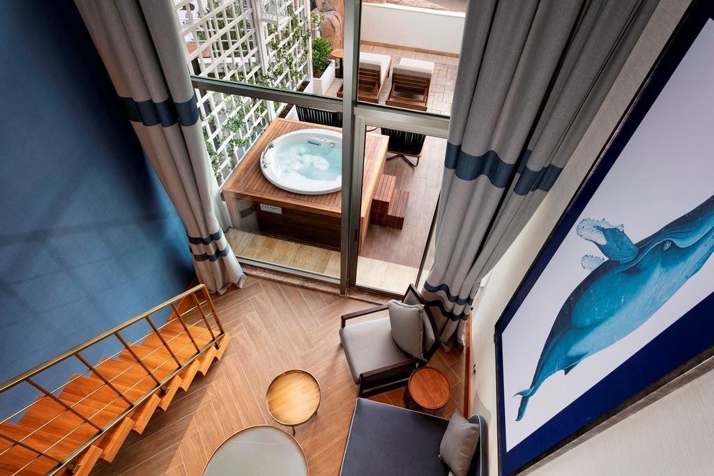 rooms-dublex-suite-terrace-with-jakuzzi