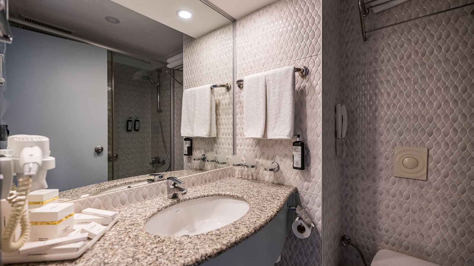 rooms-family-room-2-bedrooms