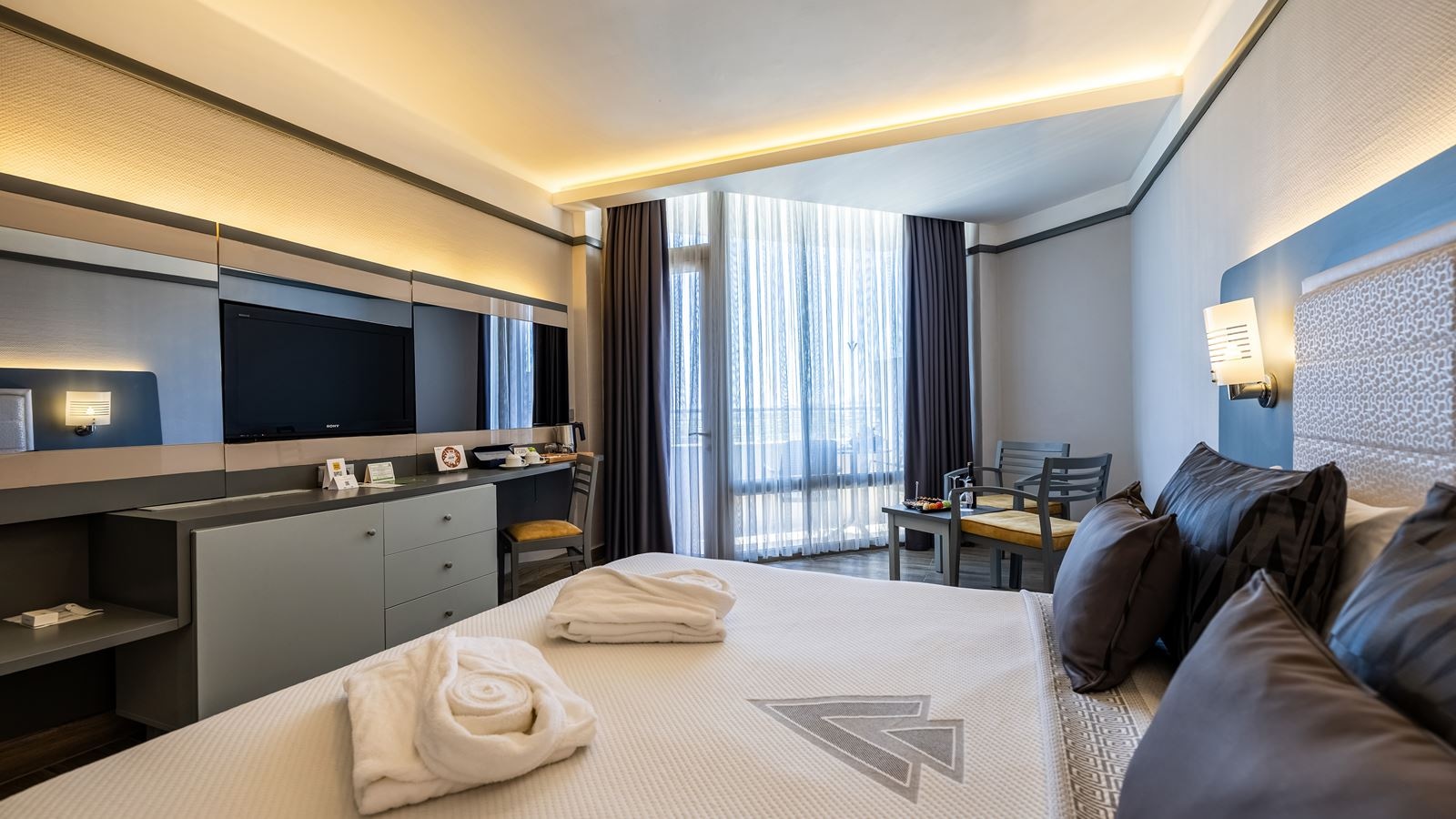 rooms-family-room-2-bedrooms