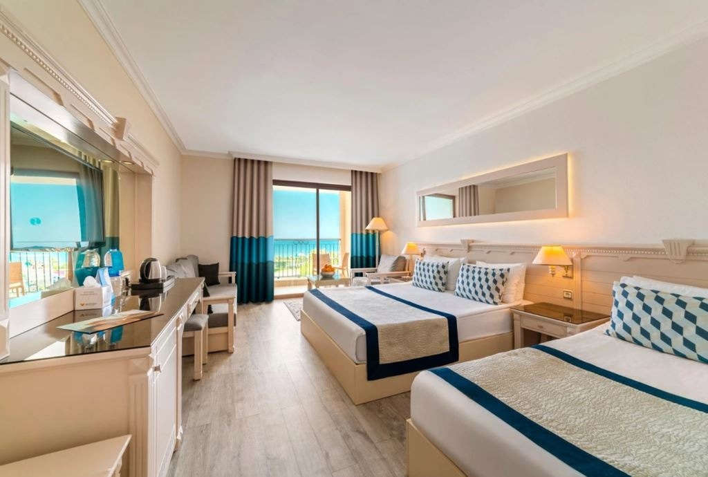 rooms-hotel-standard-room-side-sea-view