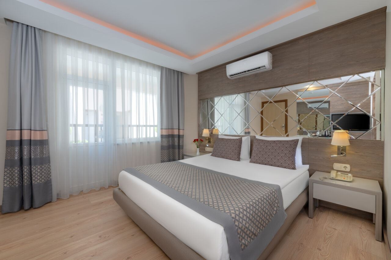 rooms-park-villa-family-room