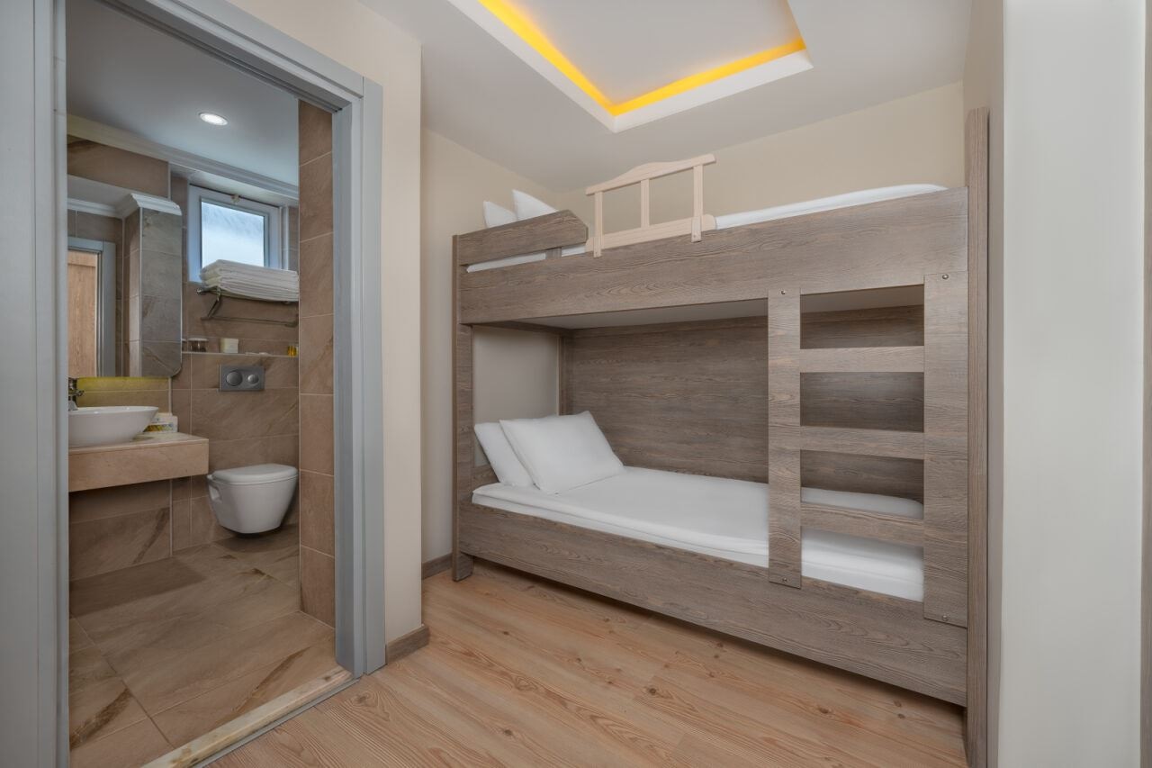 rooms-park-villa-family-room