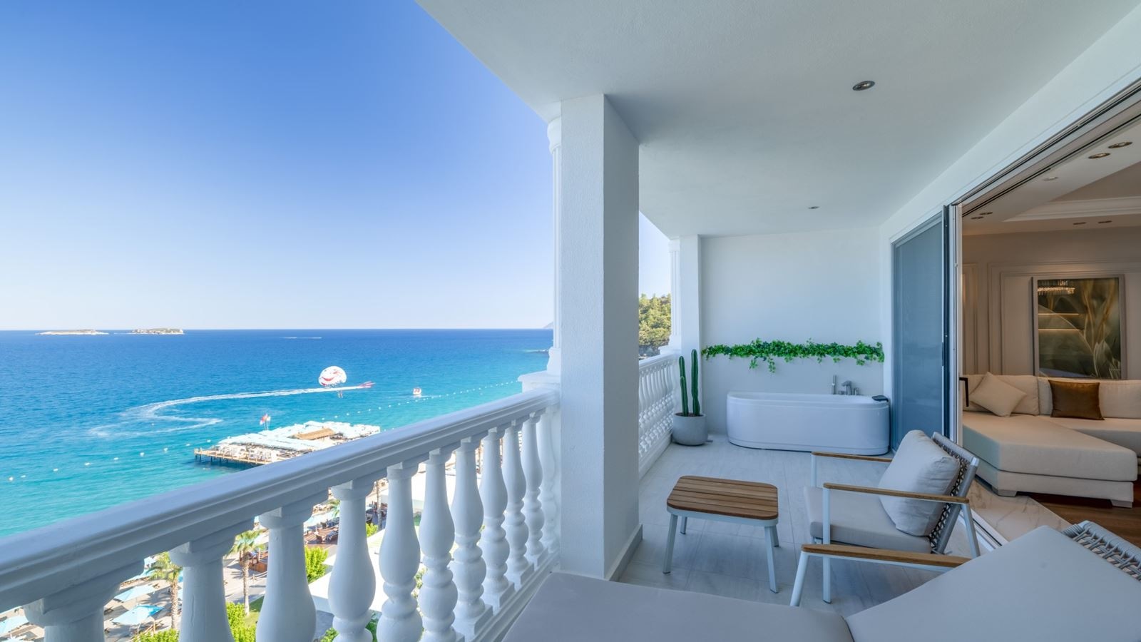 rooms-luna-suite-sea-view