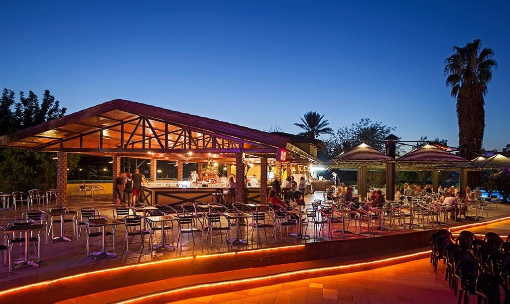 bars-laguna-pool-bar