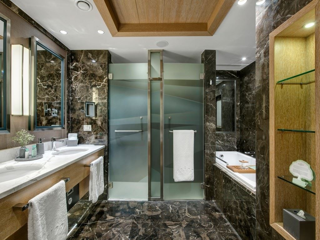 rooms-pearl-pool-room