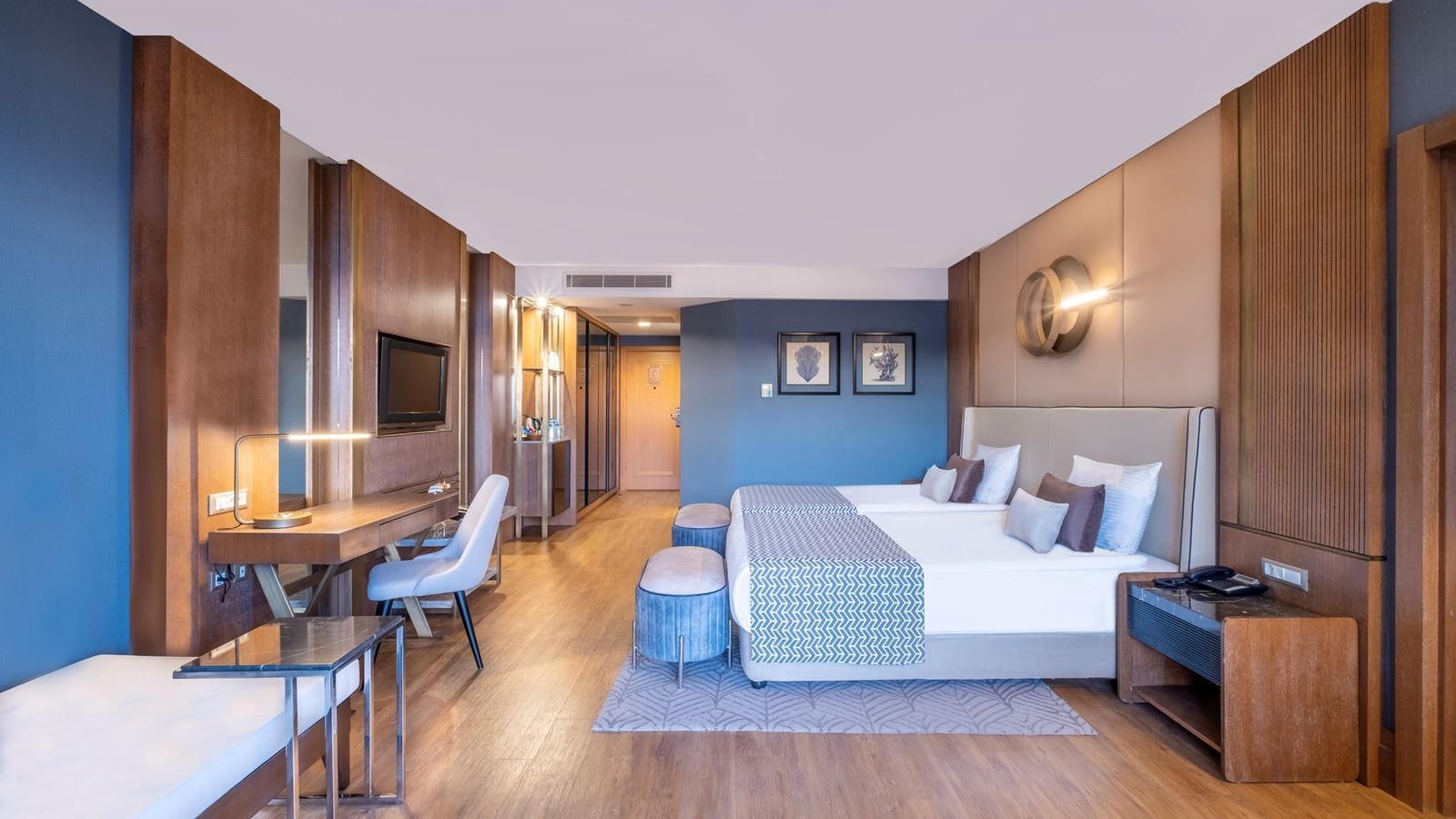 rooms-senior-suite-sea-view