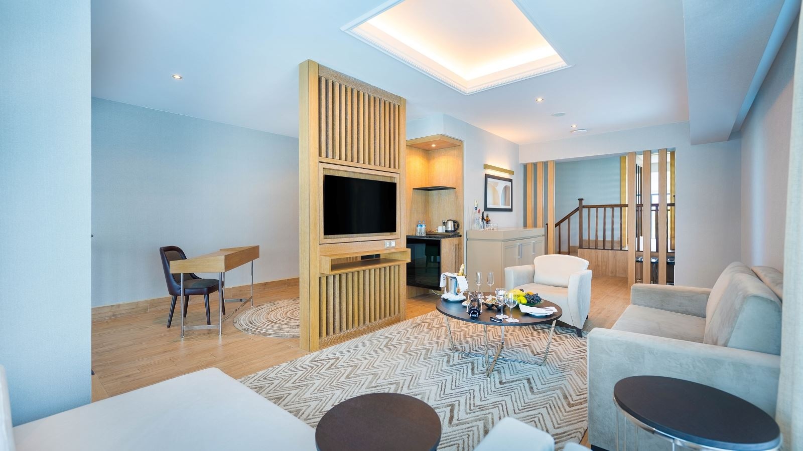 rooms-love-lake-suite