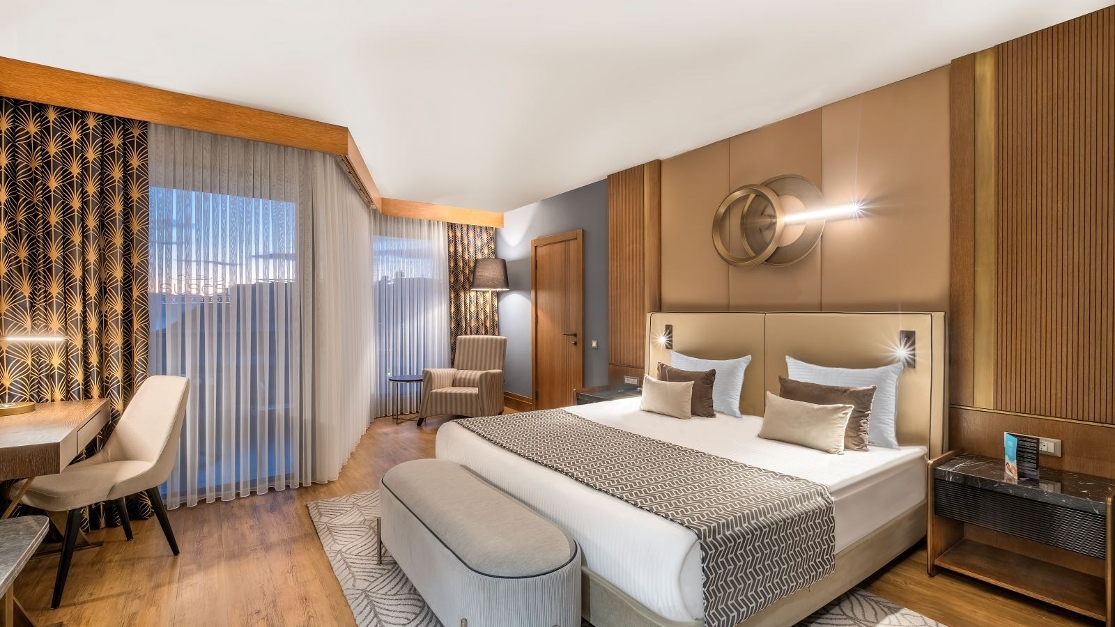 rooms-senior-suite-sea-side-view