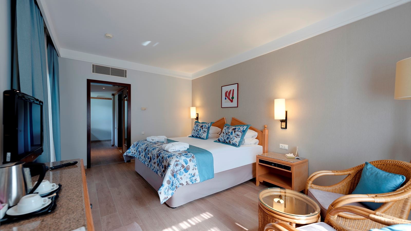 rooms-bungalow-family-room-1-bathroom