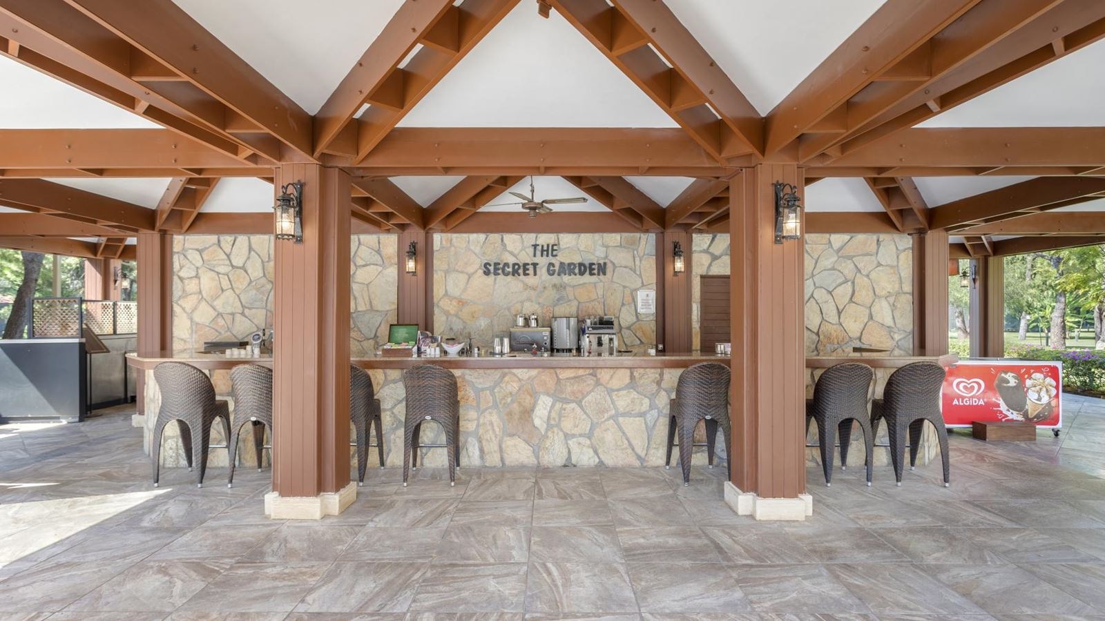 bars-secret-garden-bar