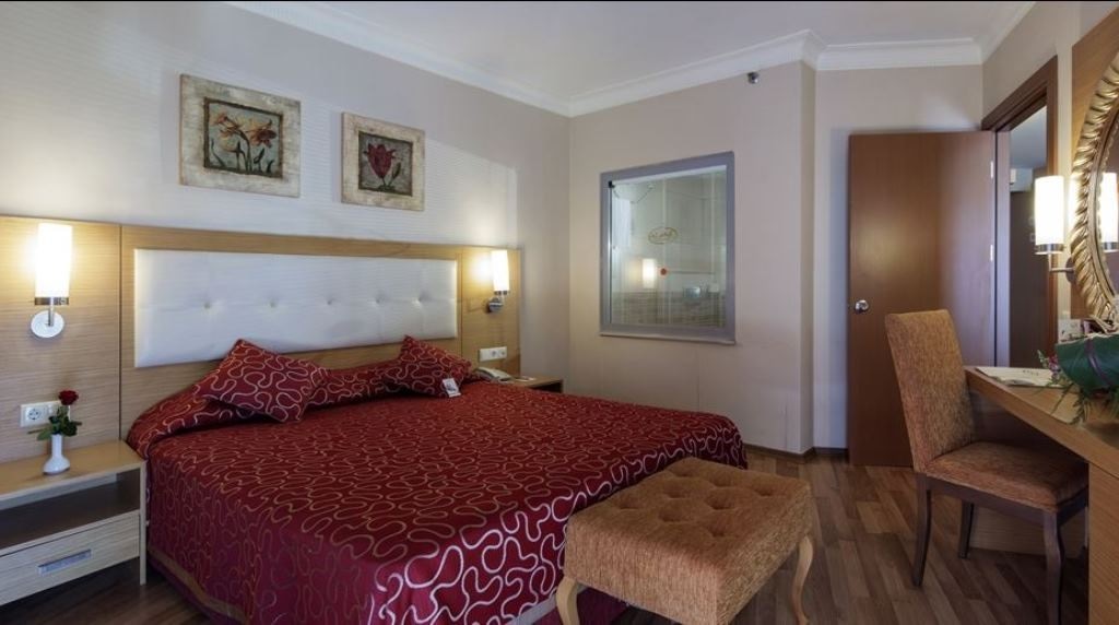 rooms-family-room-1-bedroom