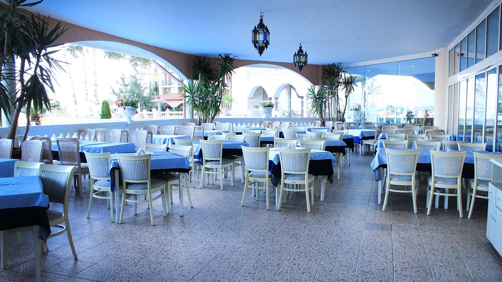 restaurants-main-restaurant-royal-park