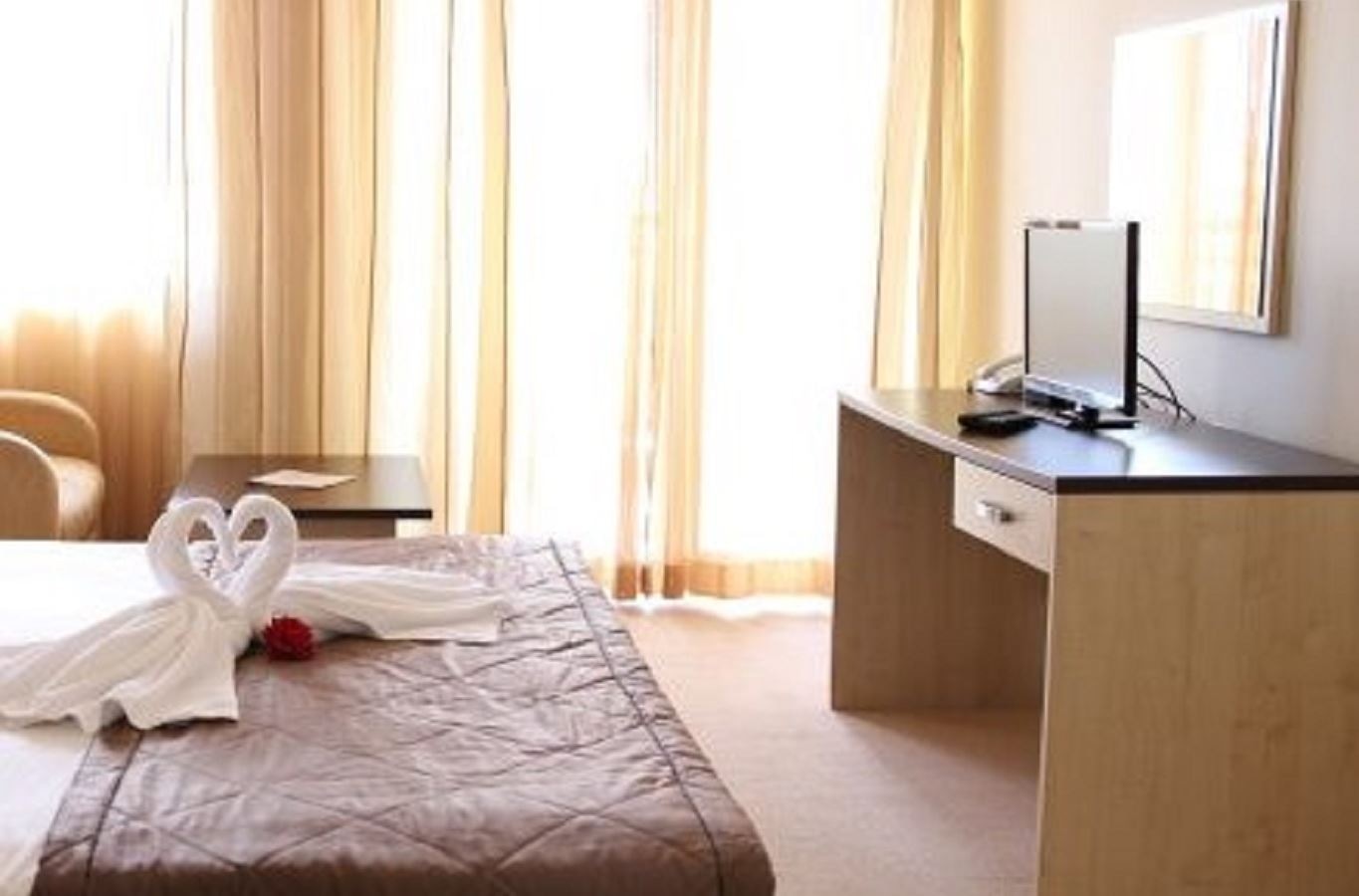 rooms-standard-studio-balcony-or-terrace