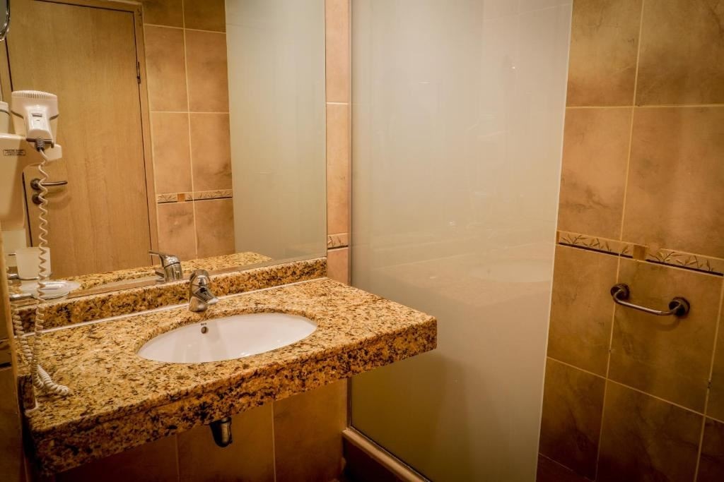 rooms-standard-room-riverview-balcony