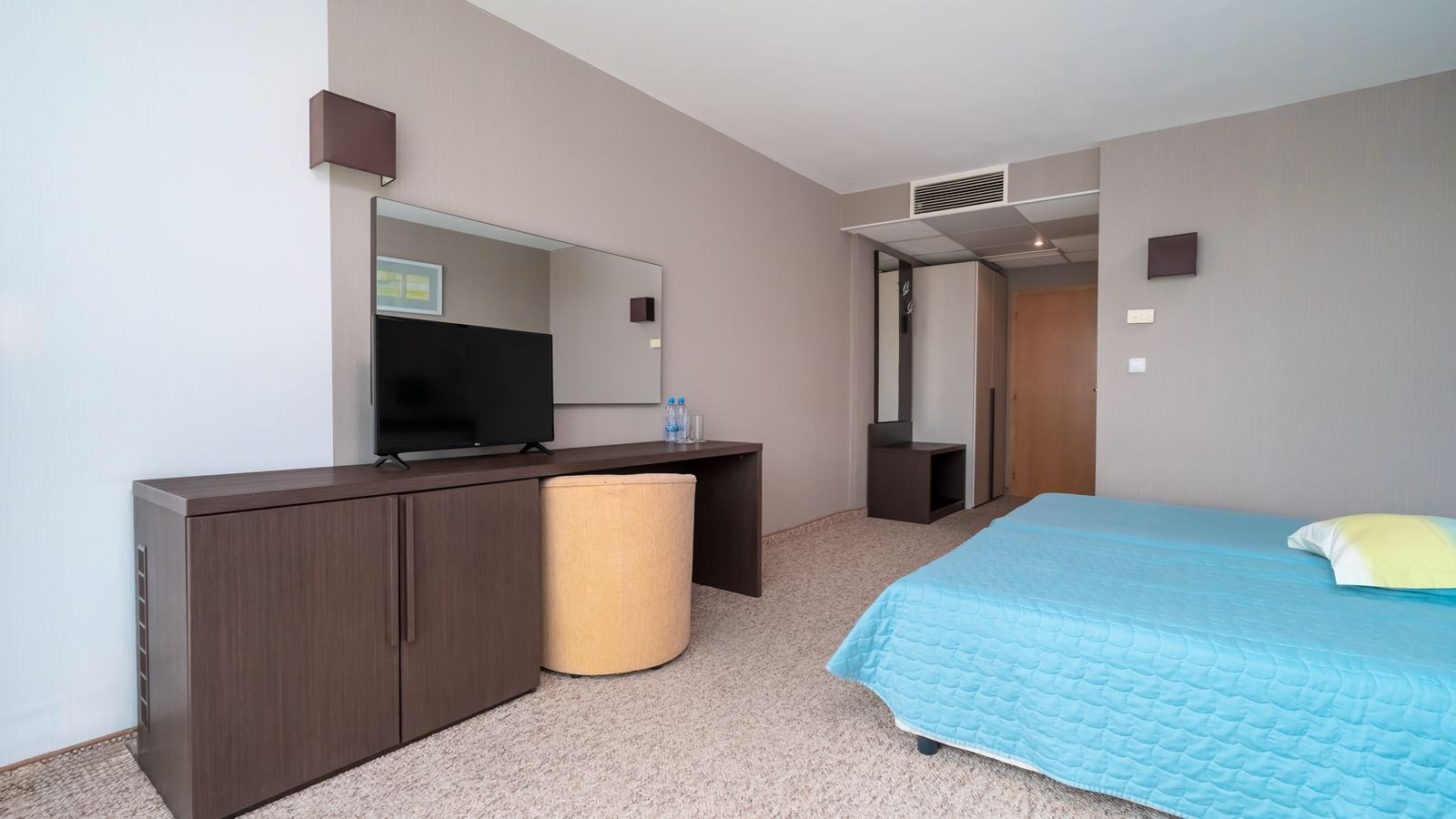 rooms-twin-room-sidesea-view