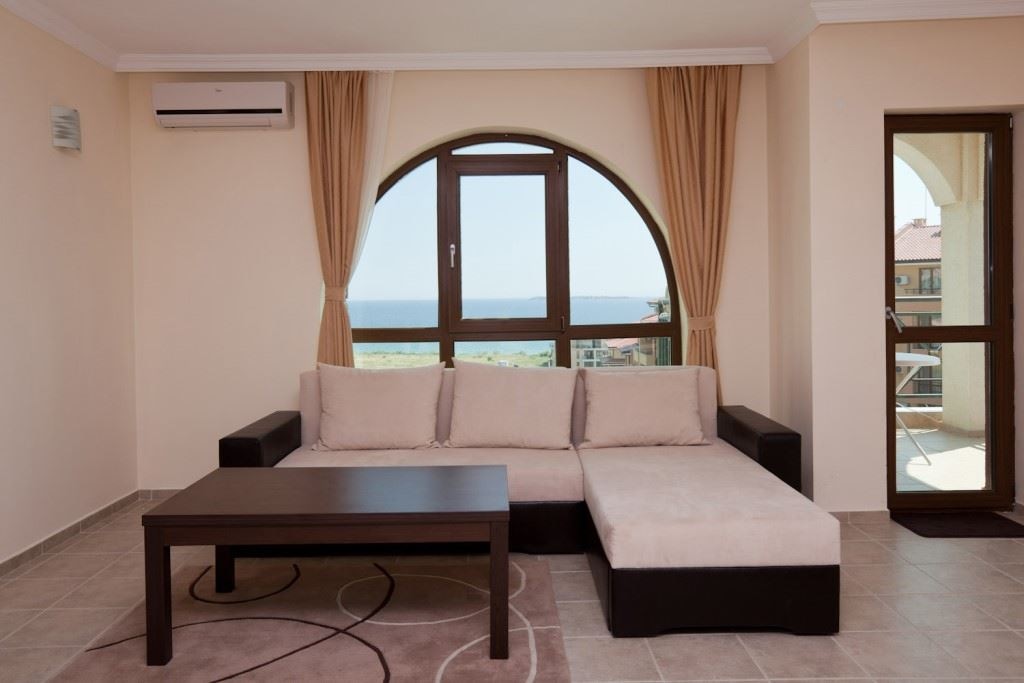 rooms-standard-apartment-balcony