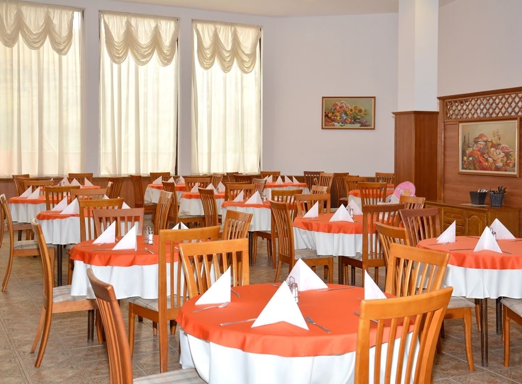 restaurants-main-restaurant