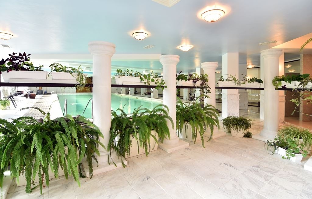 pools-indoor-pool