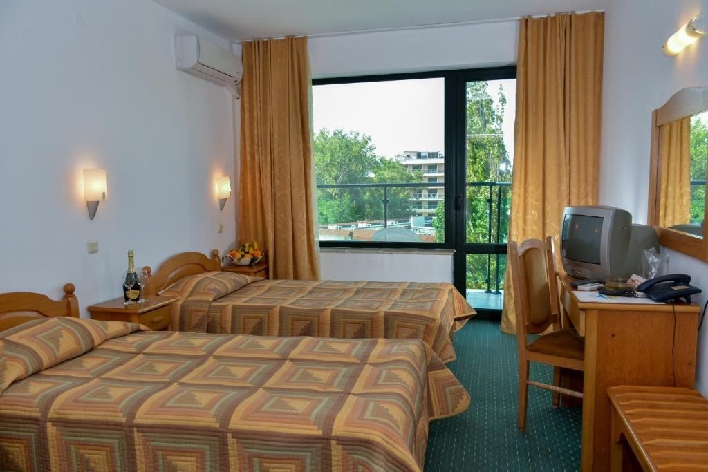 rooms-twin-standard-room-balcony-or-terrace