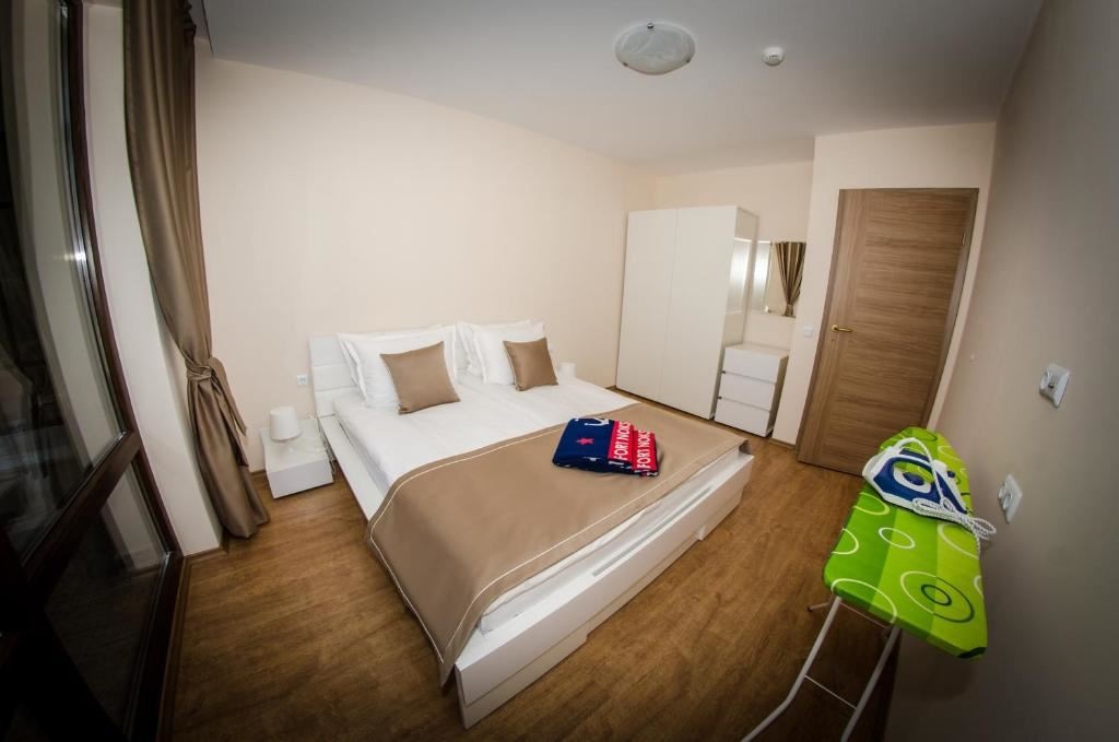 rooms-standard-apartment-balcony-or-terrace