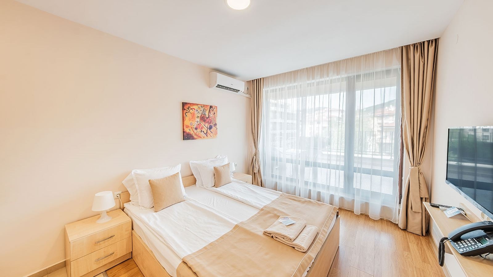 rooms-single-wchild-standard-studio-balcony-or-terrace