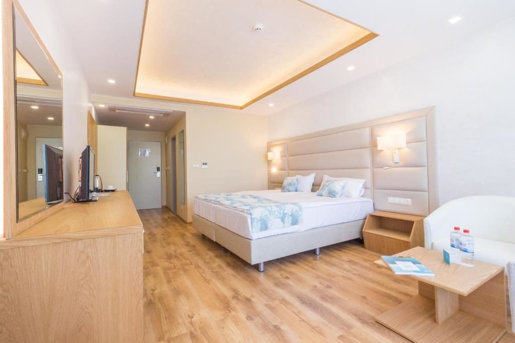 rooms-standard-room-balcony-or-terrace