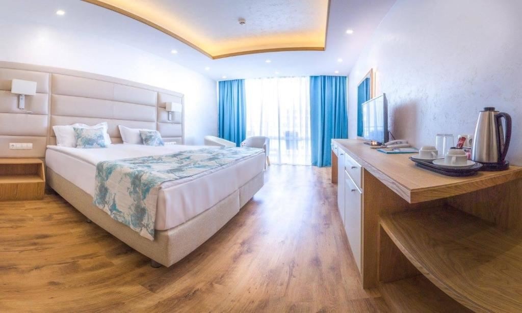 rooms-standard-room-seaside-balcony-or-terrace