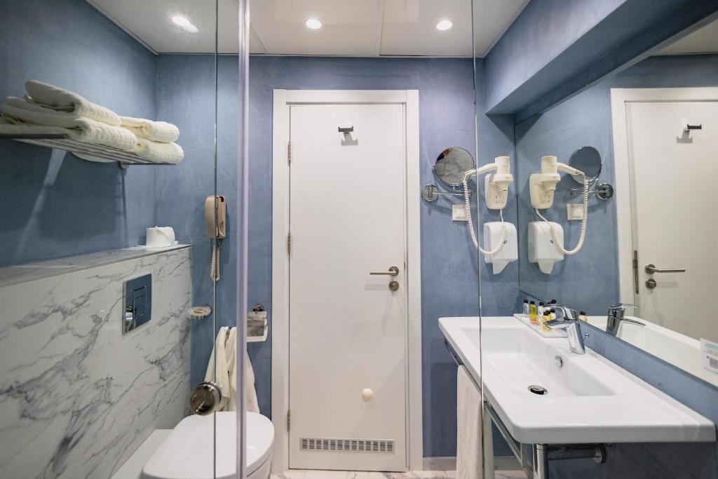 rooms-singleuse-room-without-balconyterrace-economy