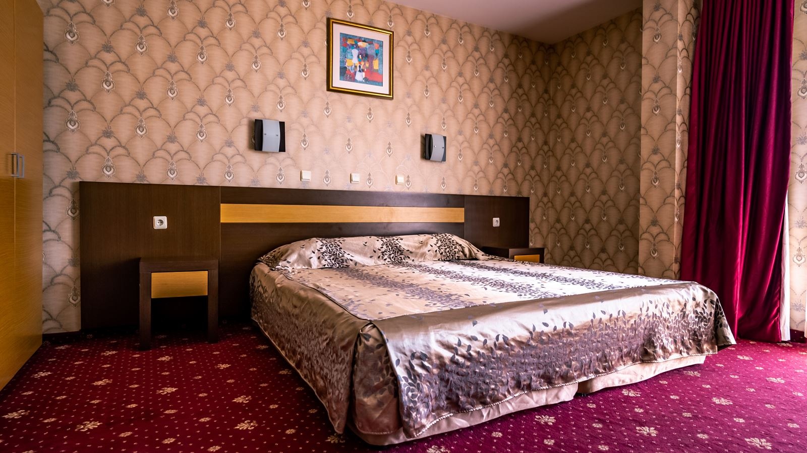 rooms-double-large-room