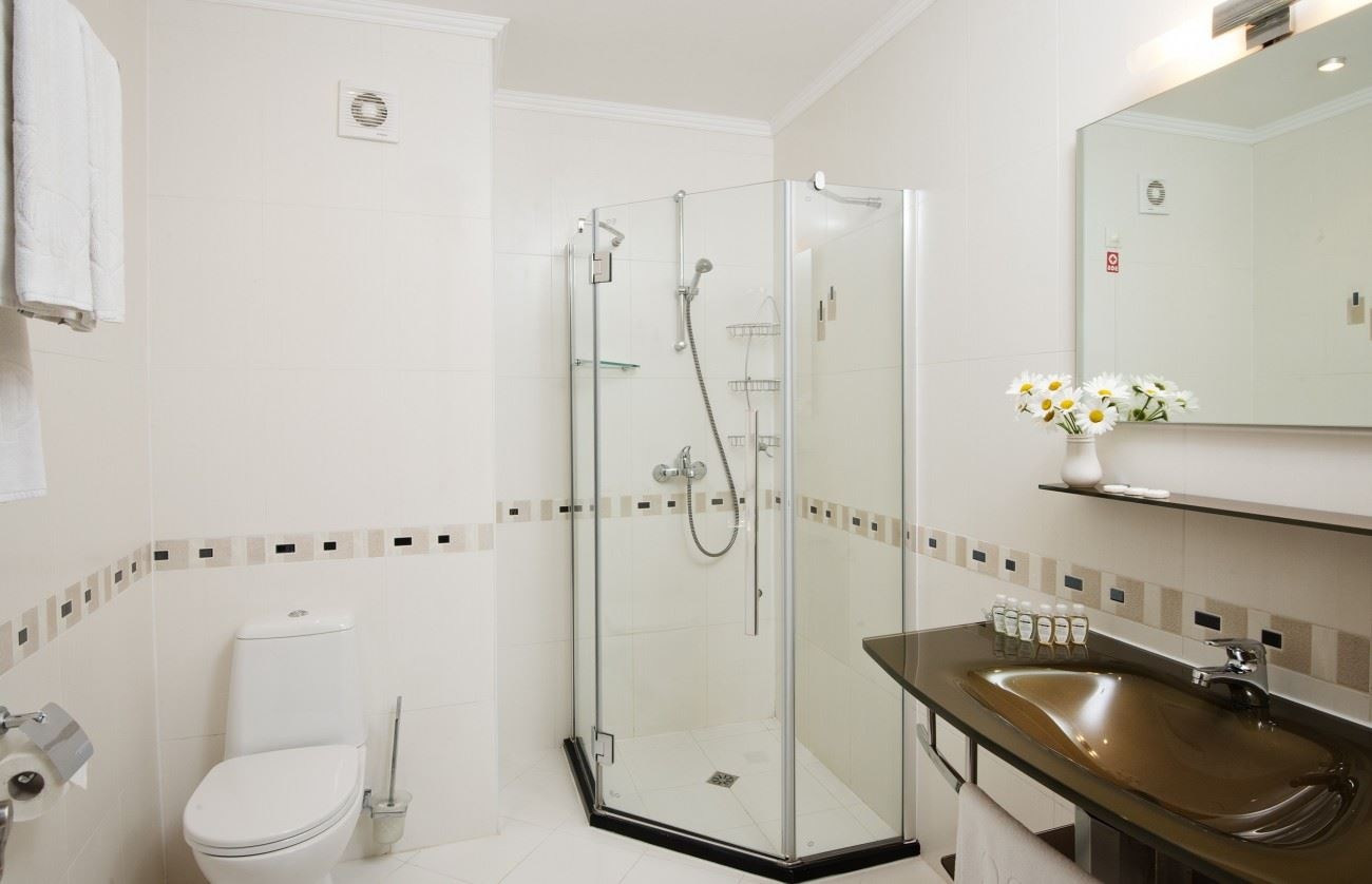 rooms-twin-superior-room-balcony