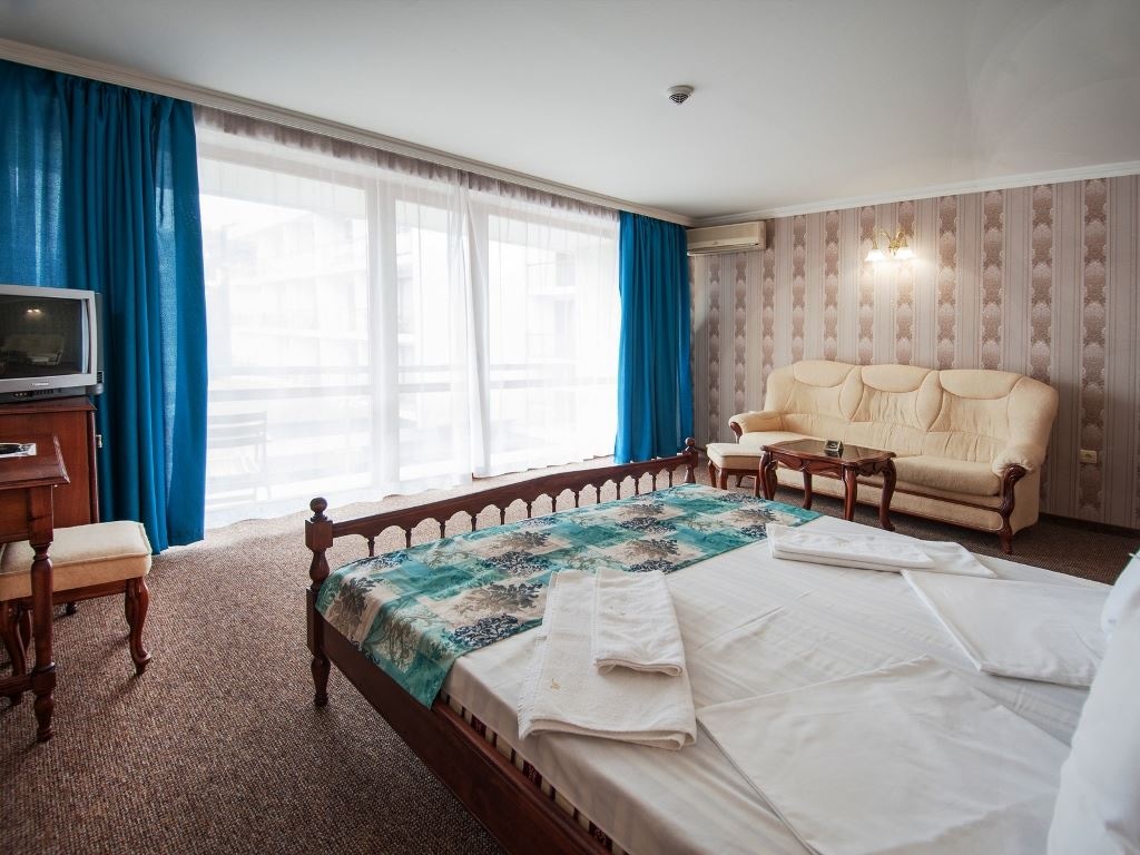 rooms-standard-room-balcony-promotion