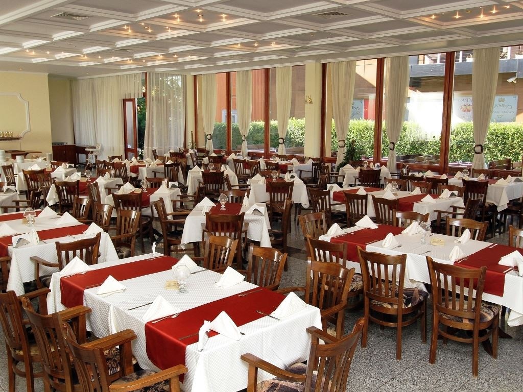 restaurants-restaurant