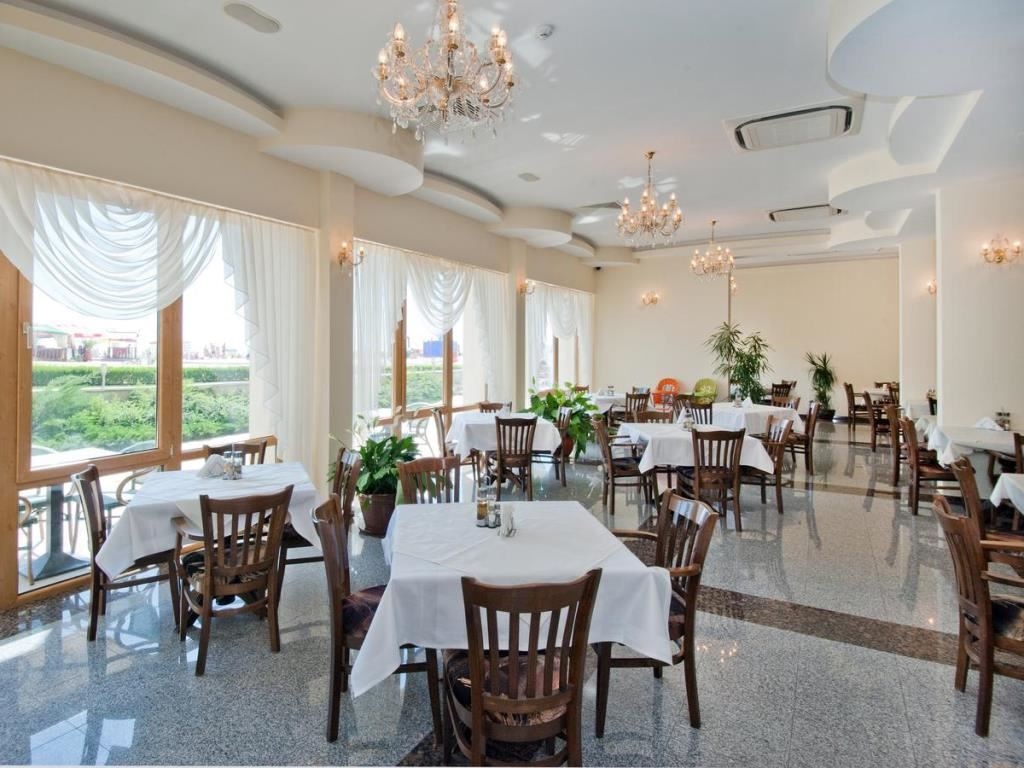 restaurants-restaurant