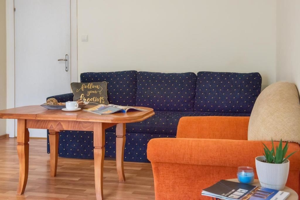 rooms-2-bedroom-standard-apartment-balcony