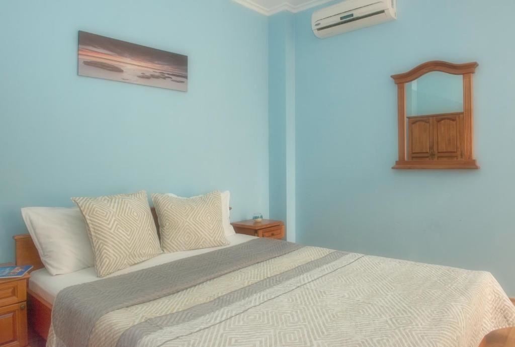 rooms-2-bedroom-standard-apartment-balcony