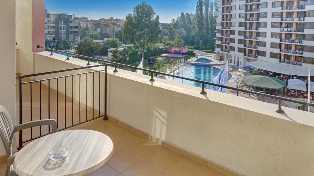 rooms-double-high-room