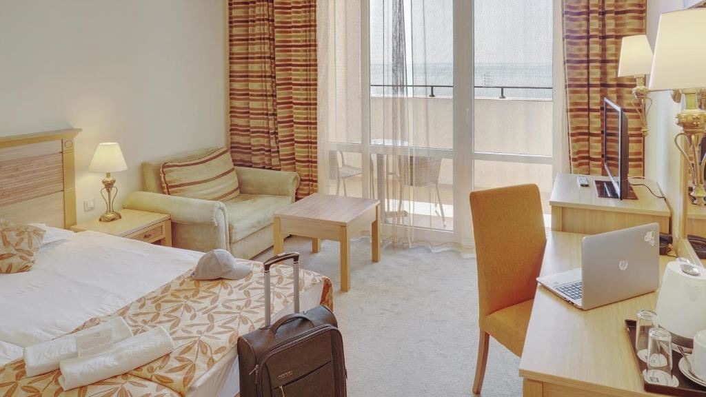 rooms-double-high-room-sea-view-single-use