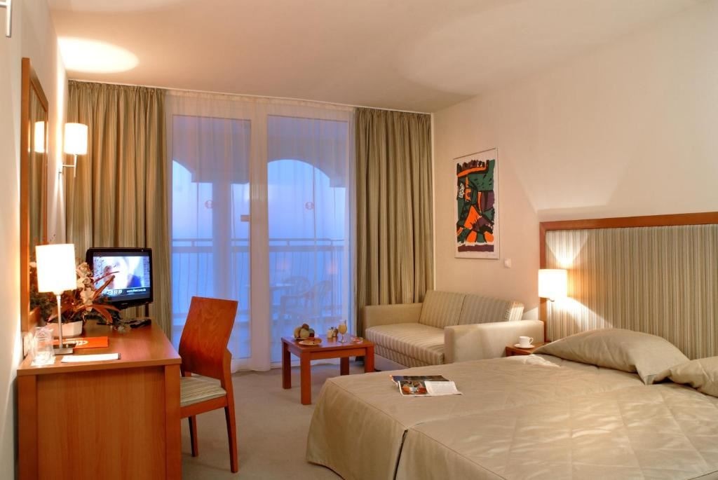 rooms-double-park-view